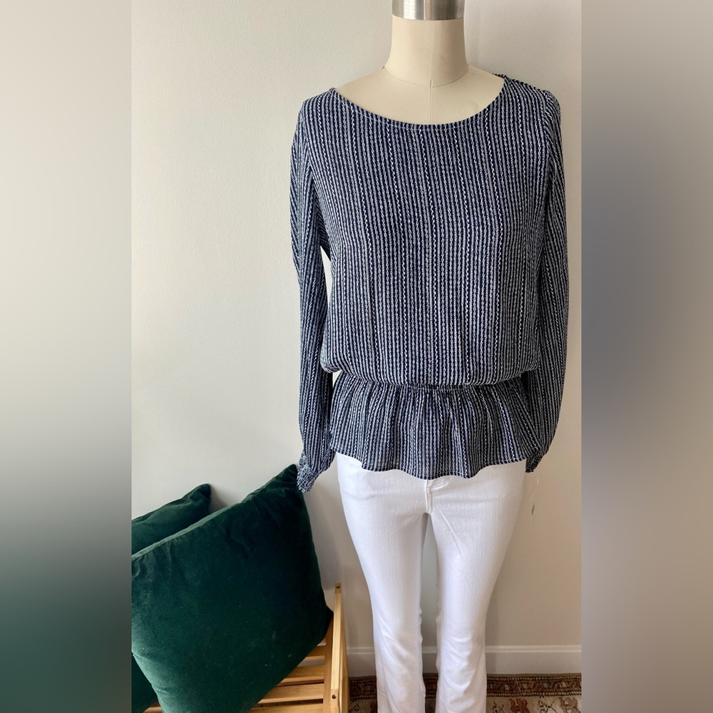 NWT STACCATO Navy stripe long sleeve blouse